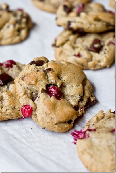 (Fresh) Cranberry Chocolate Chunk Brown Butter Cookies